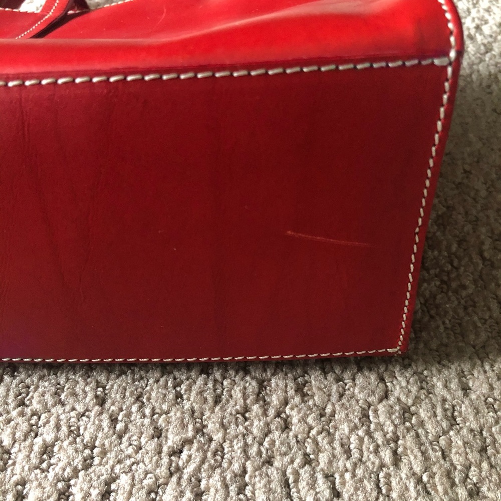 Guia’s Red Bag - Picture 6 of 8